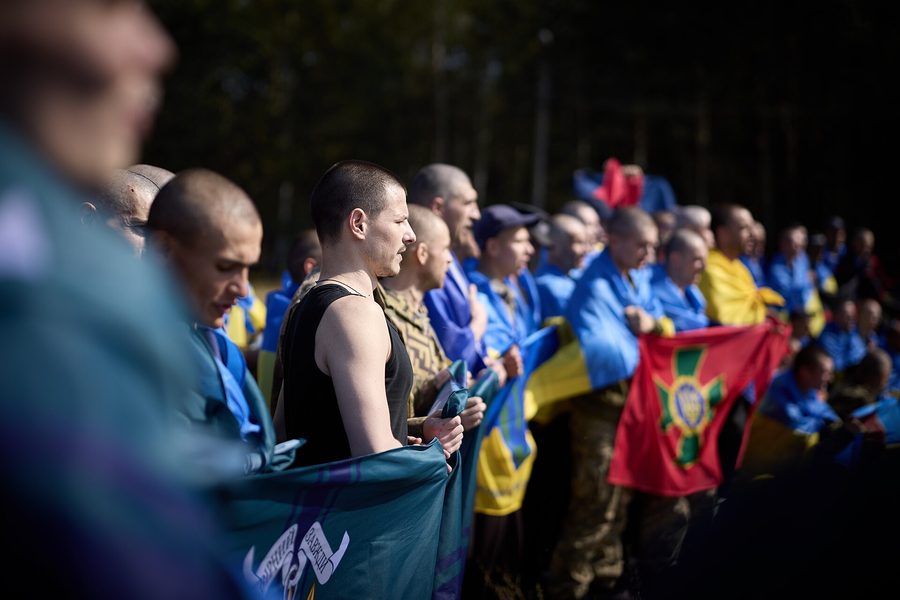 Звільнені з прапорами
